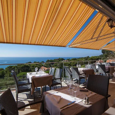 Hotel Le Provencal A Giens - Bord De Mer Hotel 3*